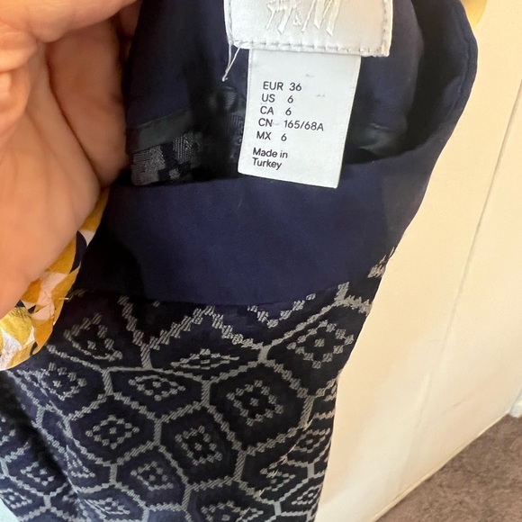 H&M 2pc Blouse and Slacks set - Picture 6 of 6